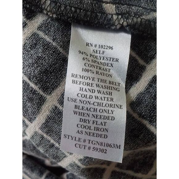 Connected Apparel Women 8 Black Squares Knit Dress Fit Flare Half Sleeve Keyhole - Picture 10 of 11